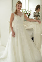 Load image into Gallery viewer, White Rose Bridal - Sue
