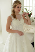 Load image into Gallery viewer, White Rose Bridal - Sue
