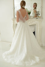 Load image into Gallery viewer, White Rose Bridal - Sue
